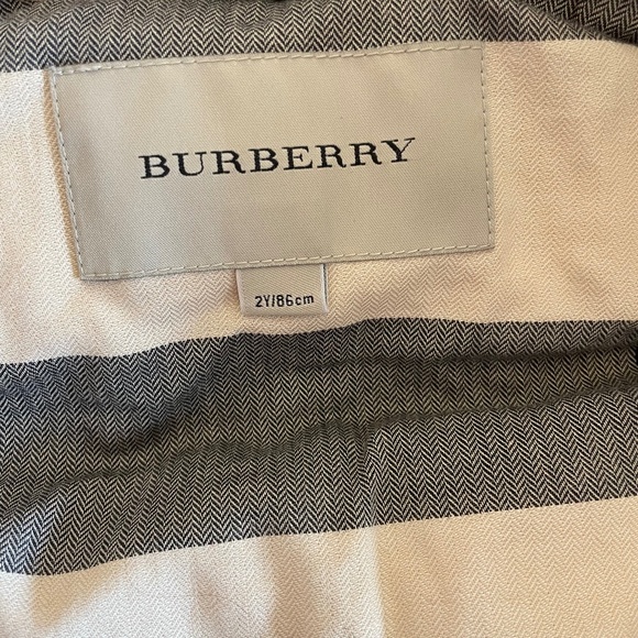 Burberry Puffy Vest (Baby) - Picture 2 of 11